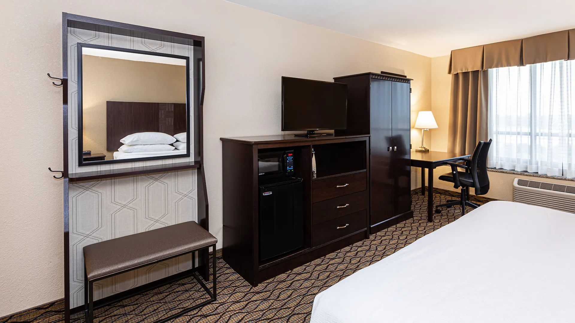 Holiday Inn St. Louis Airport West Earth City By Ihg Hotel